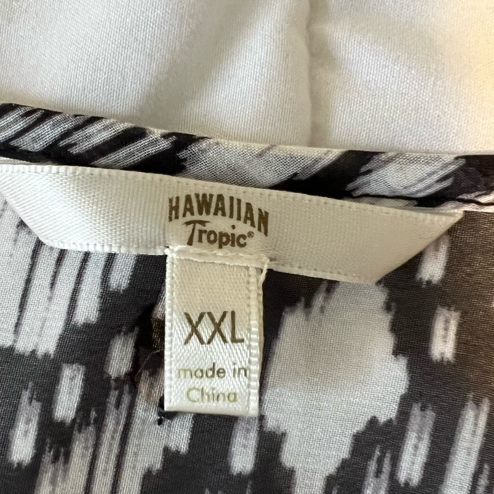 Hawaiian Tropics Black and White Women’s Sheer Plus Swim Cover Up - Picture 3 of 3